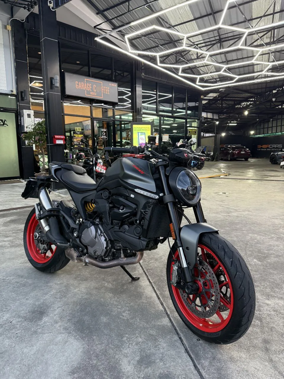 Ducati Monster 2024