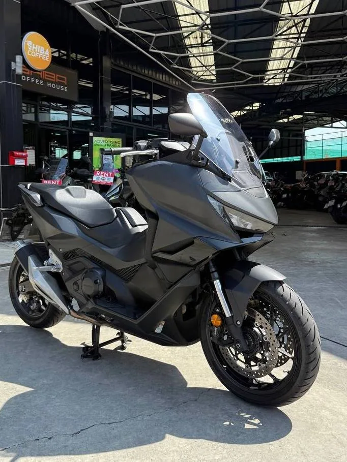 Honda Forza 750 2025