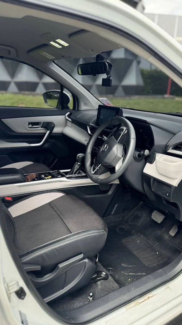 Toyota Veloz 2023 — Photo 3